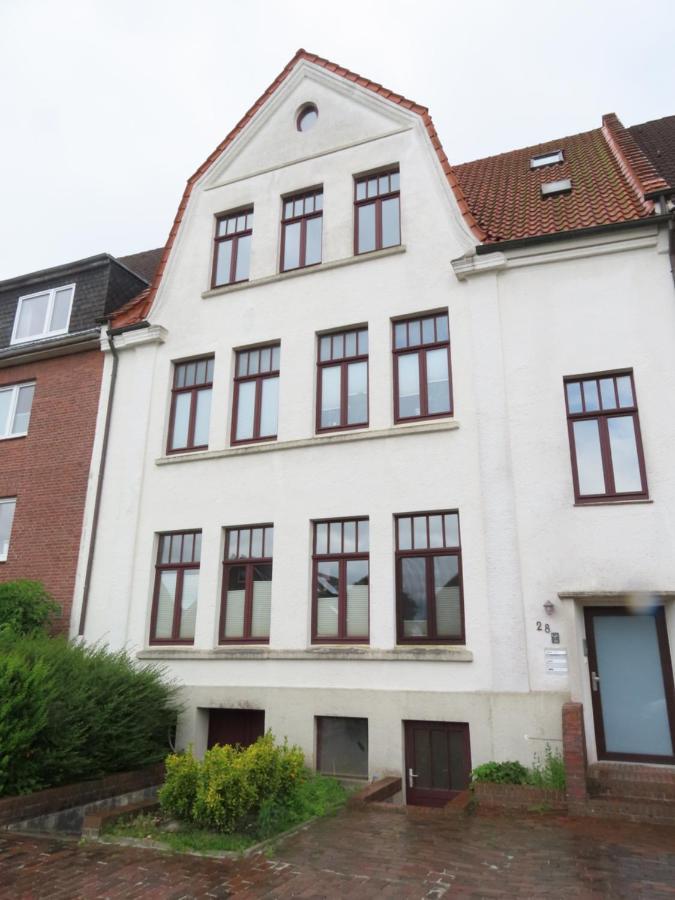 98Qm Wohnung Im Villenviertel - Voll Ausgestattet Mit Balkon Und Kamin - Wlan Gratis Wilhelmshaven Luaran gambar