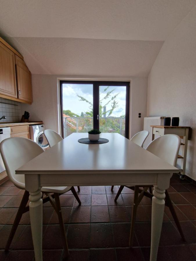 98Qm Wohnung Im Villenviertel - Voll Ausgestattet Mit Balkon Und Kamin - Wlan Gratis Wilhelmshaven Luaran gambar