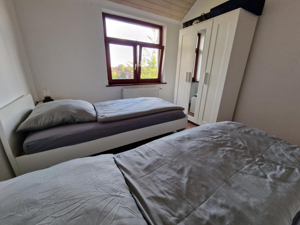 98Qm Wohnung Im Villenviertel - Voll Ausgestattet Mit Balkon Und Kamin - Wlan Gratis Wilhelmshaven Luaran gambar