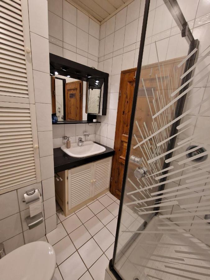 98Qm Wohnung Im Villenviertel - Voll Ausgestattet Mit Balkon Und Kamin - Wlan Gratis Wilhelmshaven Luaran gambar