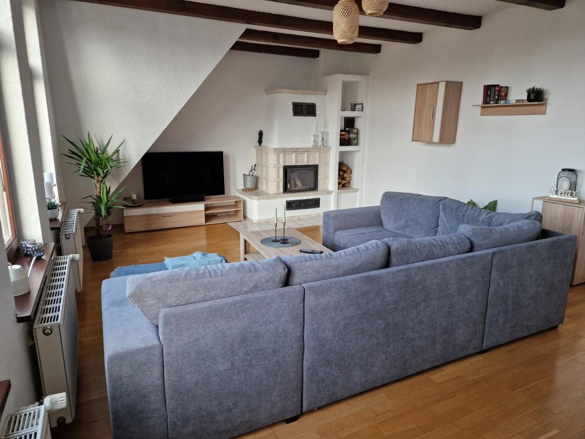 98Qm Wohnung Im Villenviertel - Voll Ausgestattet Mit Balkon Und Kamin - Wlan Gratis Wilhelmshaven Luaran gambar