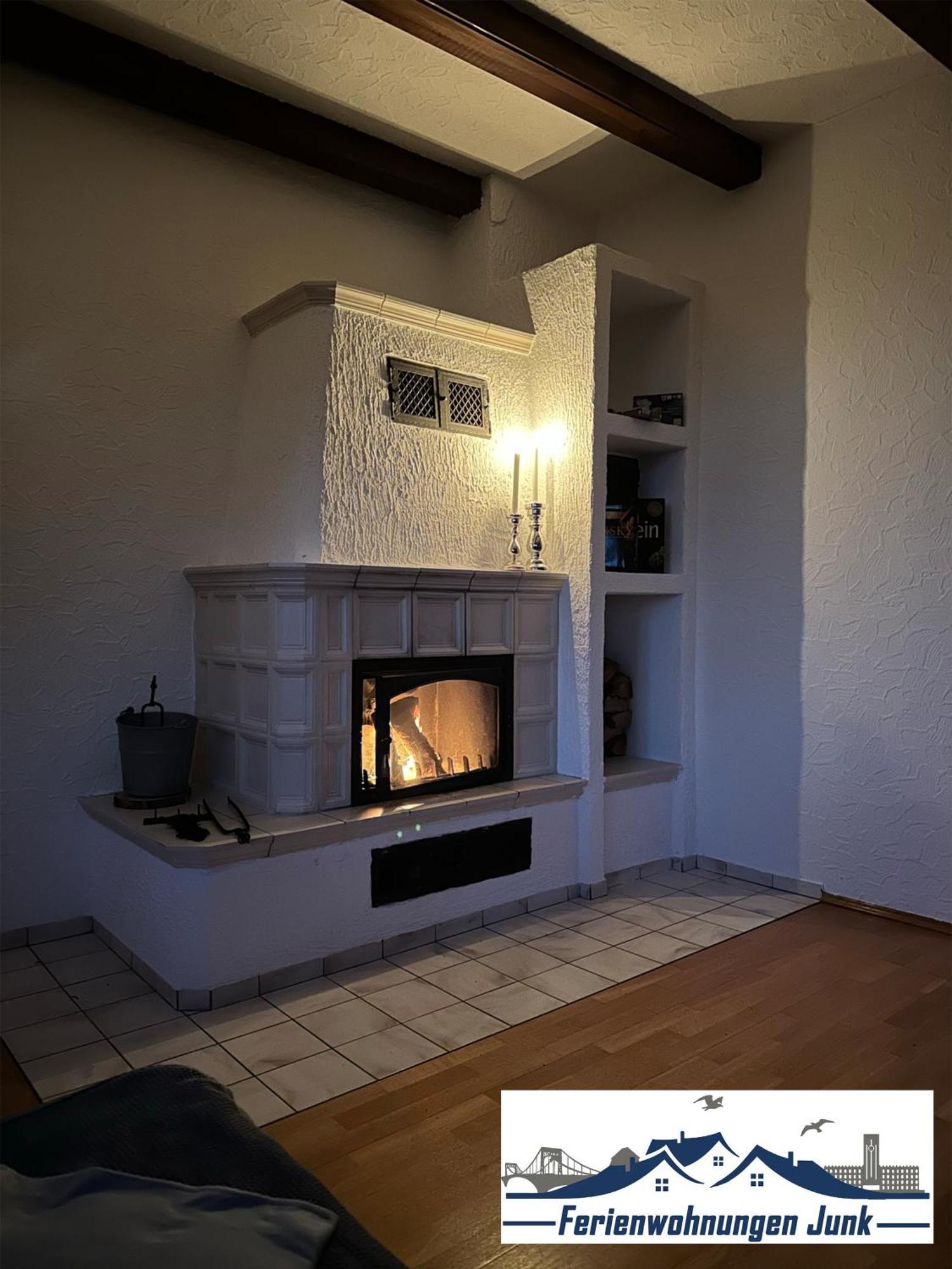 98Qm Wohnung Im Villenviertel - Voll Ausgestattet Mit Balkon Und Kamin - Wlan Gratis Wilhelmshaven Luaran gambar