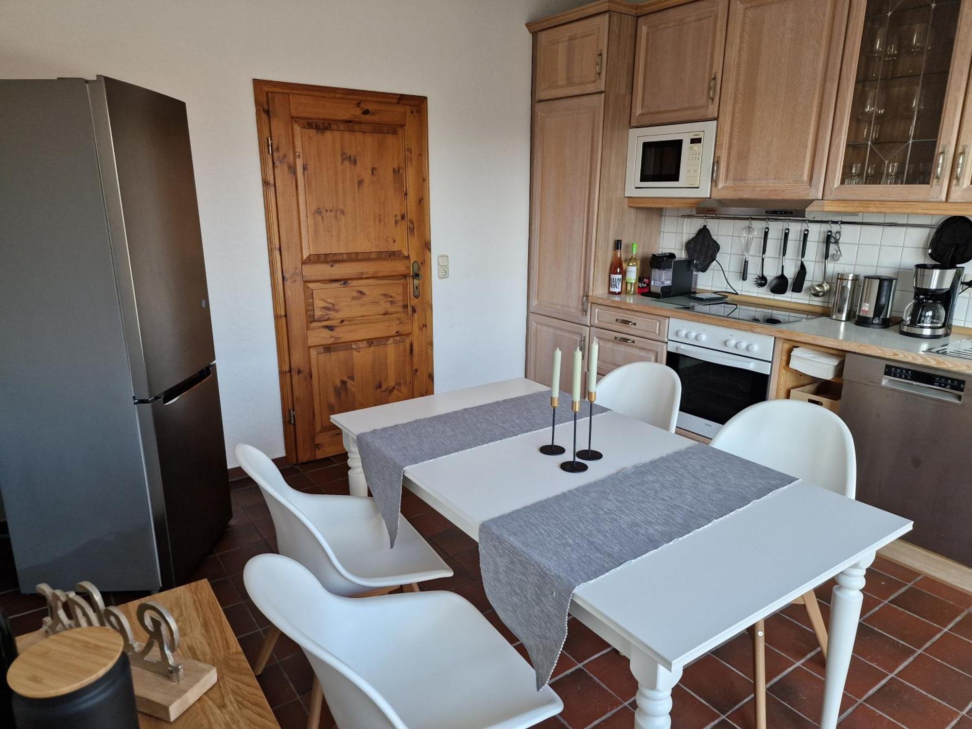 98Qm Wohnung Im Villenviertel - Voll Ausgestattet Mit Balkon Und Kamin - Wlan Gratis Wilhelmshaven Luaran gambar