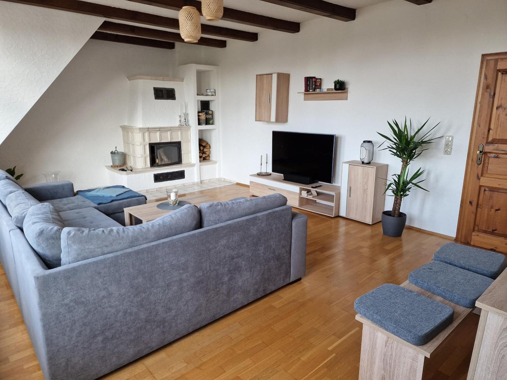 98Qm Wohnung Im Villenviertel - Voll Ausgestattet Mit Balkon Und Kamin - Wlan Gratis Wilhelmshaven Luaran gambar